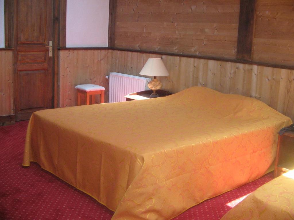 Le Relais De L'Abbaye Otel Tournus Oda fotoğraf