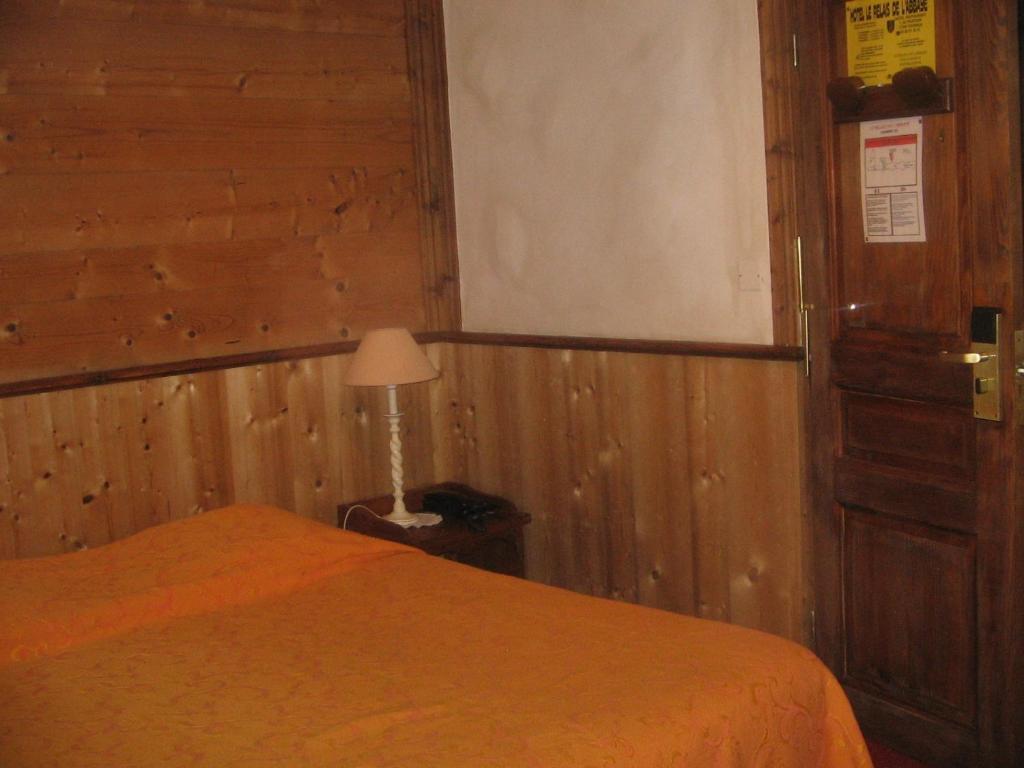 Le Relais De L'Abbaye Otel Tournus Oda fotoğraf
